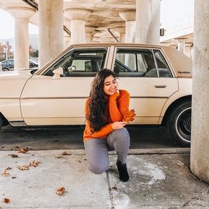 Meet your Posher, Daisi